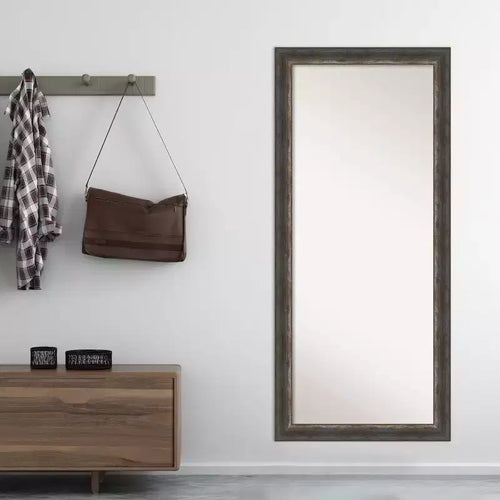 Specchio da terra/muro reclinabile in corteccia rustica non smussata 29" x 65"